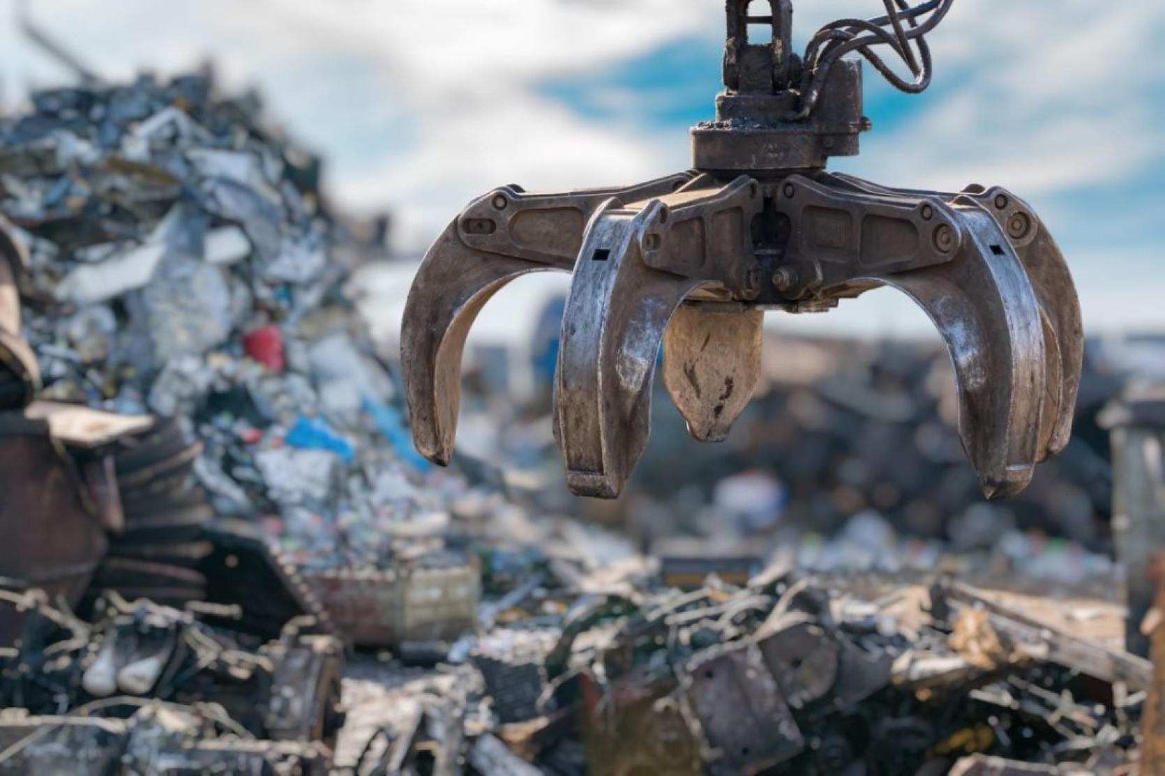 HOW MANUFACTURING COMPANIES ARE USING RECYCLED MATERIALS
